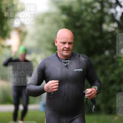 15.06.2025 - 7 Türme Triathlon Michael Strokosch http://msf.ph/oto/7965580 15.06.2025 12:19:15 Schwimmen 367, 559, 570, 649 meine-sportfotos.de