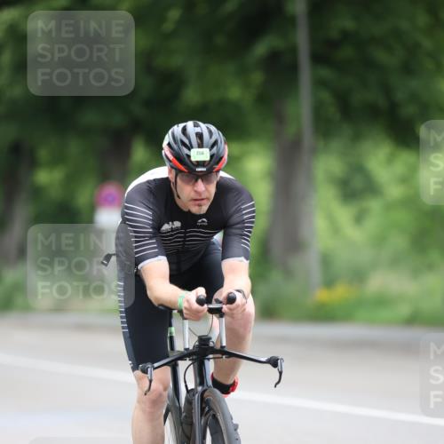 15.06.2025 - 7 Türme Triathlon Yannick Fuchs http://msf.ph/oto/7965587 15.06.2025 11:14:50 Radfahren 242, 247 meine-sportfotos.de