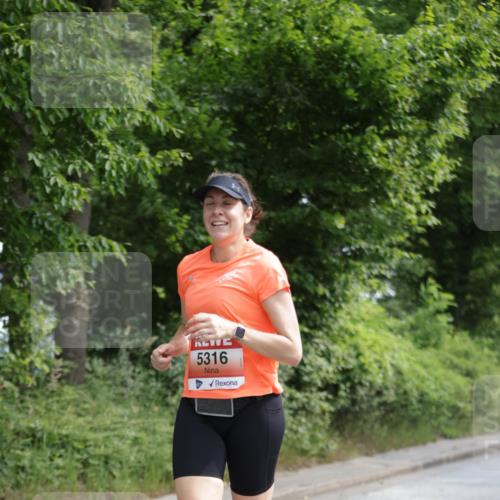 15.06.2025 - REWE Women's Run Jannik Wohlers http://msf.ph/oto/7965593 15.06.2025 10:00:16 Laufen 5316 meine-sportfotos.de