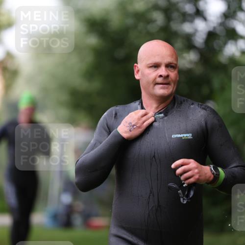 15.06.2025 - 7 Türme Triathlon Michael Strokosch http://msf.ph/oto/7965595 15.06.2025 12:19:15 Schwimmen 367, 559, 570, 649 meine-sportfotos.de