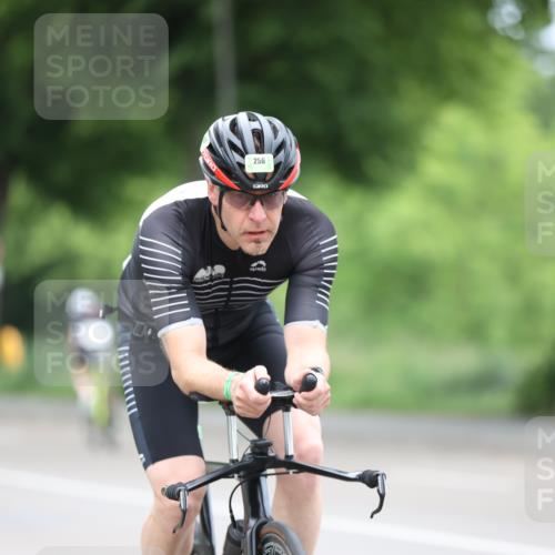 15.06.2025 - 7 Türme Triathlon Yannick Fuchs http://msf.ph/oto/7965596 15.06.2025 11:14:51 Radfahren 242, 247 meine-sportfotos.de