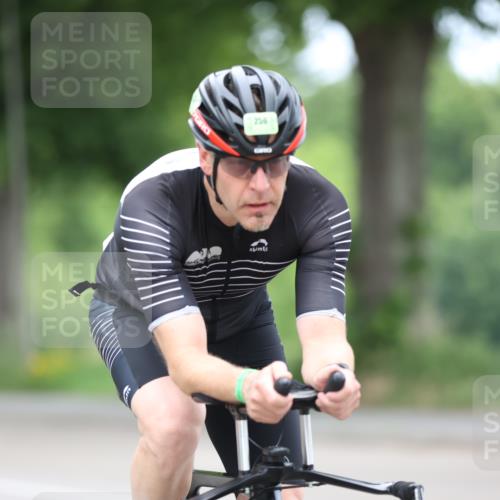 15.06.2025 - 7 Türme Triathlon Yannick Fuchs http://msf.ph/oto/7965601 15.06.2025 11:14:51 Radfahren 242, 247 meine-sportfotos.de