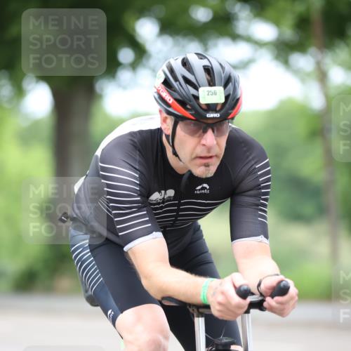 15.06.2025 - 7 Türme Triathlon Yannick Fuchs http://msf.ph/oto/7965607 15.06.2025 11:14:51 Radfahren 242, 247 meine-sportfotos.de