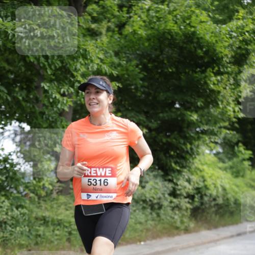 15.06.2025 - REWE Women's Run Jannik Wohlers http://msf.ph/oto/7965619 15.06.2025 10:00:16 Laufen 5316 meine-sportfotos.de