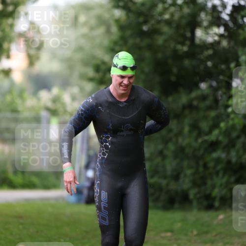 15.06.2025 - 7 Türme Triathlon Michael Strokosch http://msf.ph/oto/7965628 15.06.2025 12:19:18 Schwimmen 367, 559, 570, 649 meine-sportfotos.de