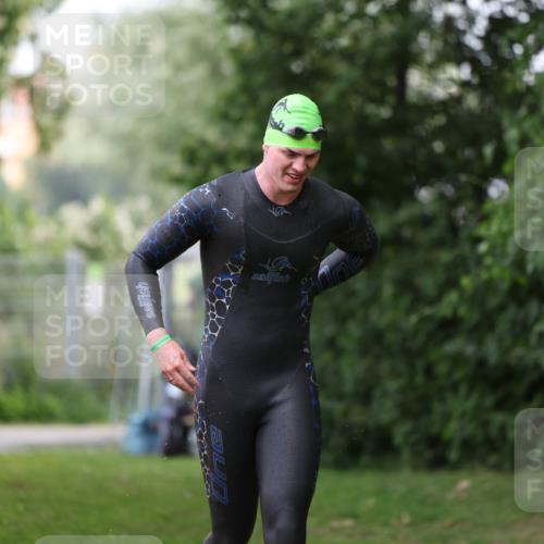 15.06.2025 - 7 Türme Triathlon Michael Strokosch http://msf.ph/oto/7965634 15.06.2025 12:19:18 Schwimmen 367, 559, 570, 649 meine-sportfotos.de
