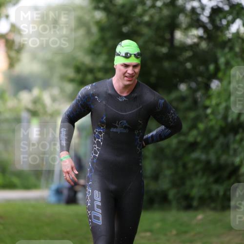 15.06.2025 - 7 Türme Triathlon Michael Strokosch http://msf.ph/oto/7965638 15.06.2025 12:19:18 Schwimmen 367, 559, 570, 649 meine-sportfotos.de