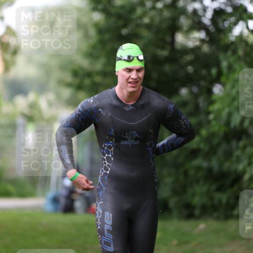 15.06.2025 - 7 Türme Triathlon Michael Strokosch http://msf.ph/oto/7965640 15.06.2025 12:19:18 Schwimmen 367, 559, 570, 649 meine-sportfotos.de