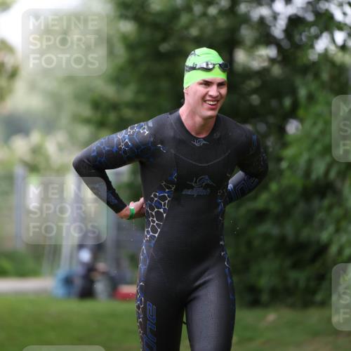 15.06.2025 - 7 Türme Triathlon Michael Strokosch http://msf.ph/oto/7965644 15.06.2025 12:19:18 Schwimmen 367, 559, 570, 649 meine-sportfotos.de