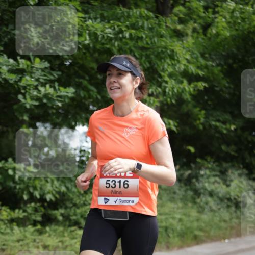 15.06.2025 - REWE Women's Run Jannik Wohlers http://msf.ph/oto/7965648 15.06.2025 10:00:17 Laufen 5316 meine-sportfotos.de