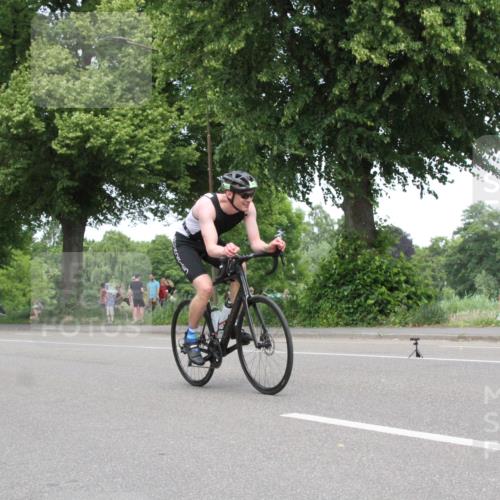 15.06.2025 - 7 Türme Triathlon Yannick Fuchs http://msf.ph/oto/7965655 15.06.2025 13:11:29 Radfahren  meine-sportfotos.de