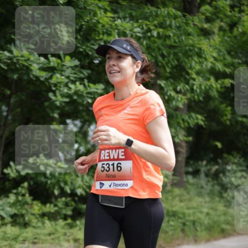 15.06.2025 - REWE Women's Run Jannik Wohlers http://msf.ph/oto/7965656 15.06.2025 10:00:17 Laufen 5316 meine-sportfotos.de