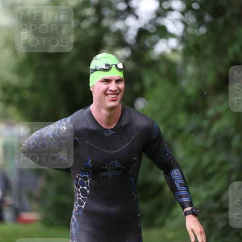 15.06.2025 - 7 Türme Triathlon Michael Strokosch http://msf.ph/oto/7965660 15.06.2025 12:19:19 Schwimmen 367, 559, 649 meine-sportfotos.de