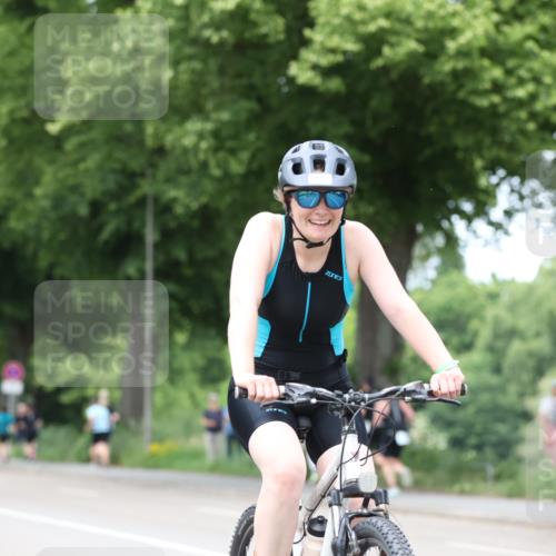 15.06.2025 - 7 Türme Triathlon Yannick Fuchs http://msf.ph/oto/7965685 15.06.2025 13:59:26 Radfahren 830 meine-sportfotos.de