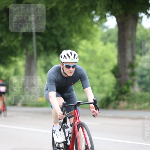 15.06.2025 - 7 Türme Triathlon Yannick Fuchs http://msf.ph/oto/7965690 15.06.2025 11:14:59 Radfahren 331 meine-sportfotos.de