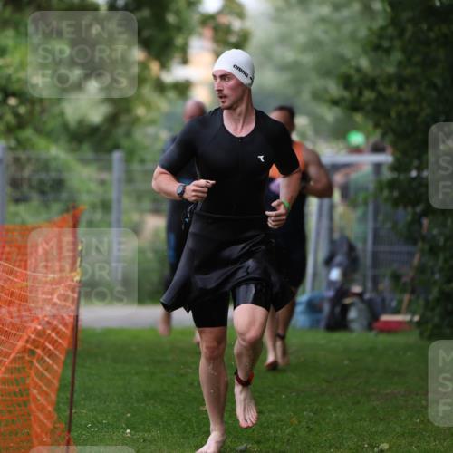 15.06.2025 - 7 Türme Triathlon Michael Strokosch http://msf.ph/oto/7965693 15.06.2025 12:19:39 Schwimmen 471, 483, 531, 536, 538, 612, 635 meine-sportfotos.de