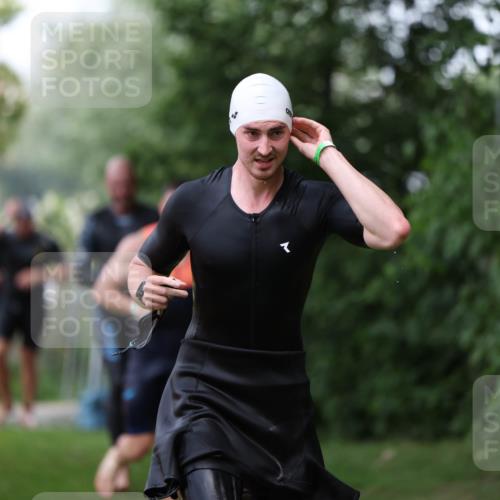 15.06.2025 - 7 Türme Triathlon Michael Strokosch http://msf.ph/oto/7965735 15.06.2025 12:19:41 Schwimmen 471, 483, 531, 536, 538, 594, 612, 635 meine-sportfotos.de