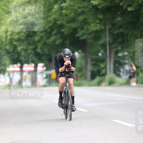 15.06.2025 - 7 Türme Triathlon Yannick Fuchs http://msf.ph/oto/7965737 15.06.2025 11:15:18 Radfahren  meine-sportfotos.de