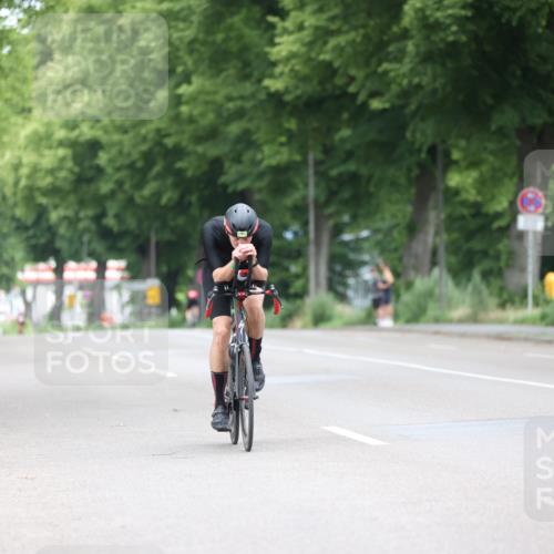 15.06.2025 - 7 Türme Triathlon Yannick Fuchs http://msf.ph/oto/7965749 15.06.2025 11:15:19 Radfahren  meine-sportfotos.de