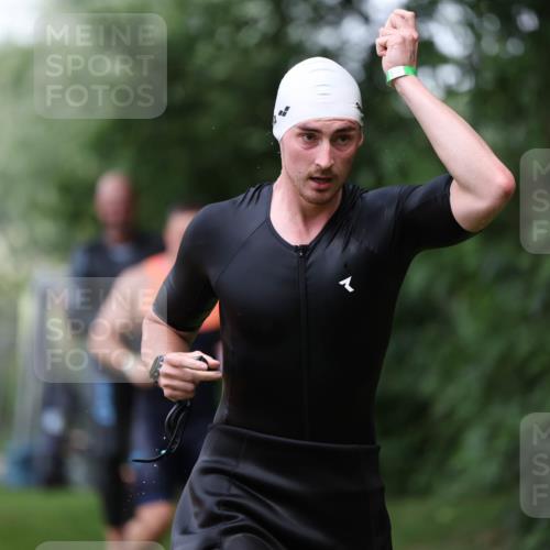 15.06.2025 - 7 Türme Triathlon Michael Strokosch http://msf.ph/oto/7965756 15.06.2025 12:19:41 Schwimmen 471, 483, 531, 536, 538, 594, 612, 635 meine-sportfotos.de