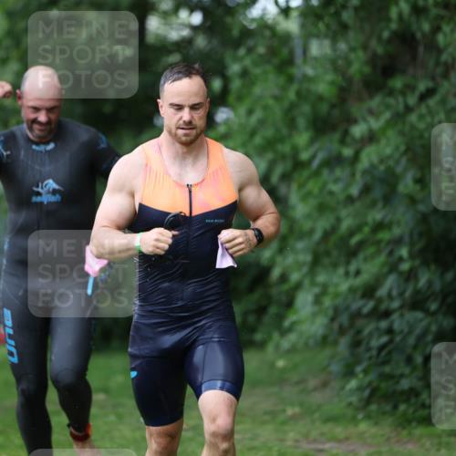 15.06.2025 - 7 Türme Triathlon Michael Strokosch http://msf.ph/oto/7965772 15.06.2025 12:19:43 Schwimmen 471, 483, 488, 531, 536, 538, 594, 612, 635 meine-sportfotos.de