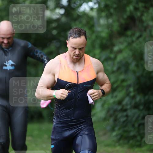 15.06.2025 - 7 Türme Triathlon Michael Strokosch http://msf.ph/oto/7965789 15.06.2025 12:19:44 Schwimmen 471, 483, 488, 531, 536, 538, 550, 594, 612, 635 meine-sportfotos.de