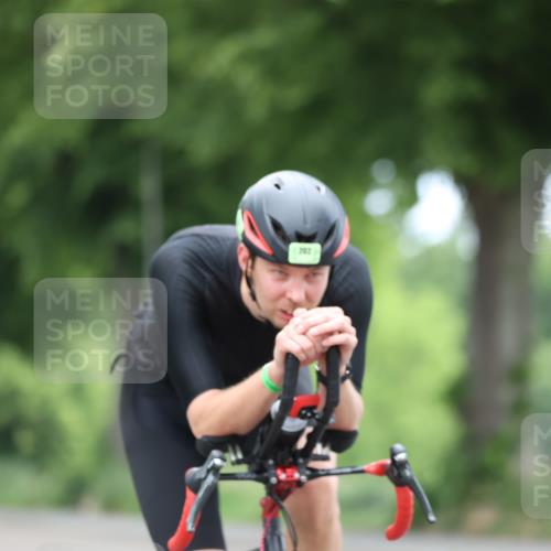 15.06.2025 - 7 Türme Triathlon Yannick Fuchs http://msf.ph/oto/7965793 15.06.2025 11:15:20 Radfahren  meine-sportfotos.de