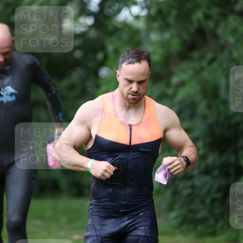 15.06.2025 - 7 Türme Triathlon Michael Strokosch http://msf.ph/oto/7965798 15.06.2025 12:19:44 Schwimmen 471, 483, 488, 531, 536, 538, 550, 594, 612, 635 meine-sportfotos.de