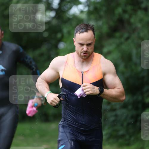 15.06.2025 - 7 Türme Triathlon Michael Strokosch http://msf.ph/oto/7965802 15.06.2025 12:19:44 Schwimmen 471, 483, 488, 531, 536, 538, 550, 594, 612, 635 meine-sportfotos.de