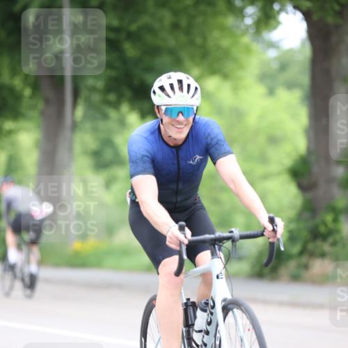 15.06.2025 - 7 Türme Triathlon Yannick Fuchs http://msf.ph/oto/7965805 15.06.2025 11:15:38 Radfahren  meine-sportfotos.de