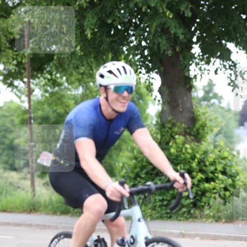 15.06.2025 - 7 Türme Triathlon Yannick Fuchs http://msf.ph/oto/7965821 15.06.2025 11:15:39 Radfahren  meine-sportfotos.de