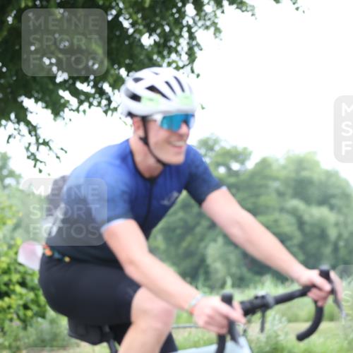 15.06.2025 - 7 Türme Triathlon Yannick Fuchs http://msf.ph/oto/7965825 15.06.2025 11:15:39 Radfahren  meine-sportfotos.de