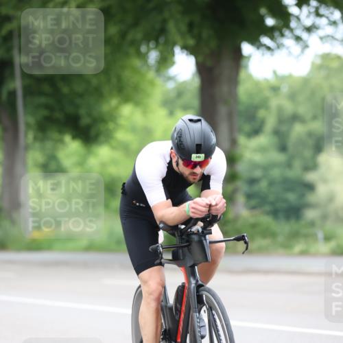 15.06.2025 - 7 Türme Triathlon Yannick Fuchs http://msf.ph/oto/7965850 15.06.2025 11:15:45 Radfahren  meine-sportfotos.de