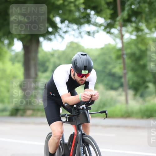 15.06.2025 - 7 Türme Triathlon Yannick Fuchs http://msf.ph/oto/7965856 15.06.2025 11:15:45 Radfahren  meine-sportfotos.de