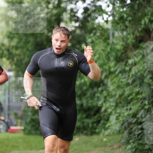 15.06.2025 - 7 Türme Triathlon Michael Strokosch http://msf.ph/oto/7965866 15.06.2025 12:19:48 Schwimmen 471, 483, 488, 531, 536, 538, 550, 585, 594, 612, 635 meine-sportfotos.de