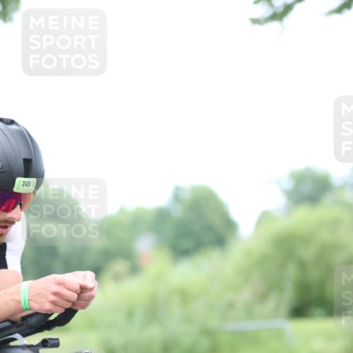 15.06.2025 - 7 Türme Triathlon Yannick Fuchs http://msf.ph/oto/7965871 15.06.2025 11:15:45 Radfahren  meine-sportfotos.de