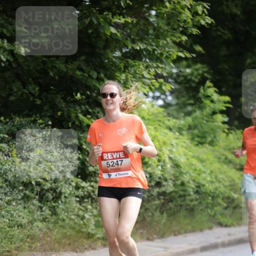 15.06.2025 - REWE Women's Run Jannik Wohlers http://msf.ph/oto/7965878 15.06.2025 10:00:56 Laufen 5247 meine-sportfotos.de