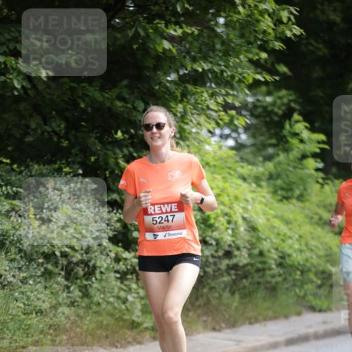 15.06.2025 - REWE Women's Run Jannik Wohlers http://msf.ph/oto/7965883 15.06.2025 10:00:56 Laufen 5247 meine-sportfotos.de
