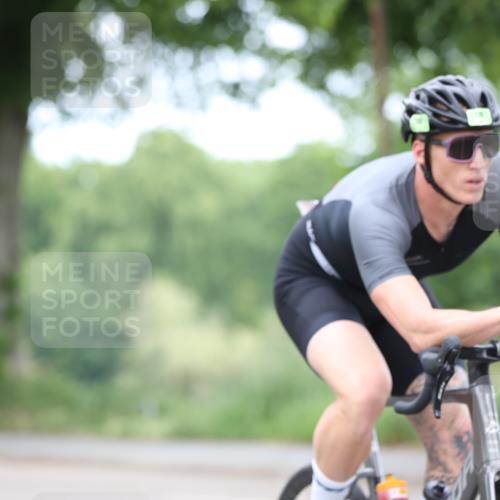 15.06.2025 - 7 Türme Triathlon Yannick Fuchs http://msf.ph/oto/7965945 15.06.2025 11:16:04 Radfahren 235 meine-sportfotos.de