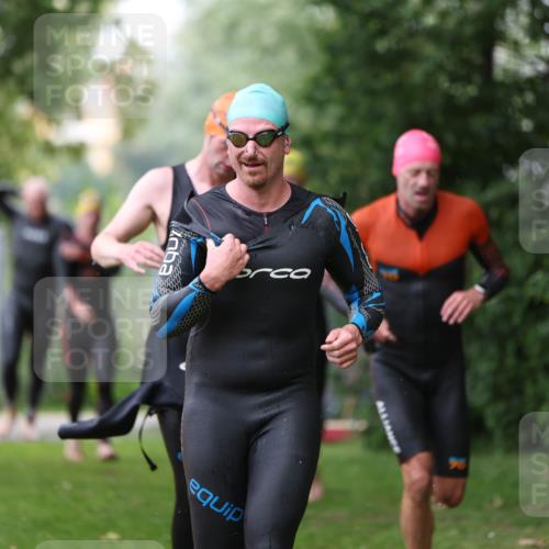 15.06.2025 - 7 Türme Triathlon Michael Strokosch http://msf.ph/oto/7965962 15.06.2025 12:19:53 Schwimmen 372, 483, 488, 531, 536, 538, 550, 585, 594, 612, 631, 635 meine-sportfotos.de