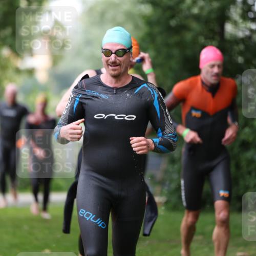15.06.2025 - 7 Türme Triathlon Michael Strokosch http://msf.ph/oto/7965966 15.06.2025 12:19:53 Schwimmen 372, 483, 488, 531, 536, 538, 550, 585, 594, 612, 631, 635 meine-sportfotos.de