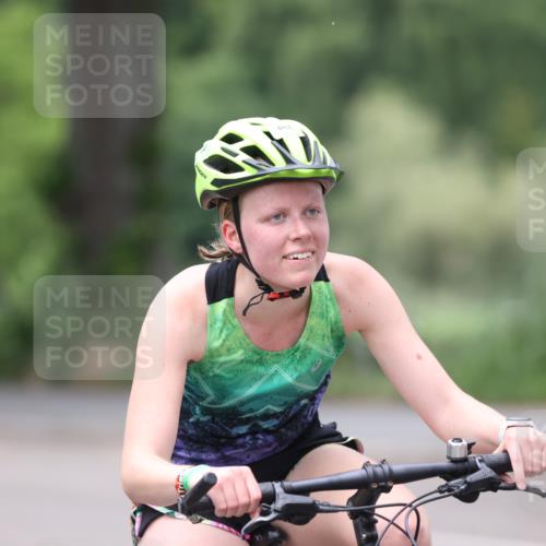 15.06.2025 - 7 Türme Triathlon Yannick Fuchs http://msf.ph/oto/7966011 15.06.2025 14:00:49 Radfahren  meine-sportfotos.de