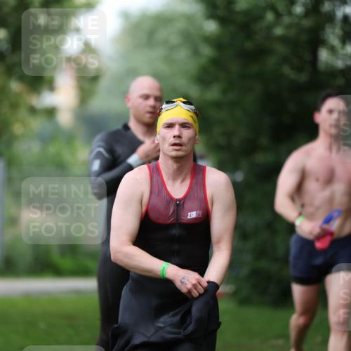 15.06.2025 - 7 Türme Triathlon Michael Strokosch http://msf.ph/oto/7966035 15.06.2025 12:19:59 Schwimmen 372, 483, 488, 536, 550, 585, 594, 595, 612, 631, 635 meine-sportfotos.de