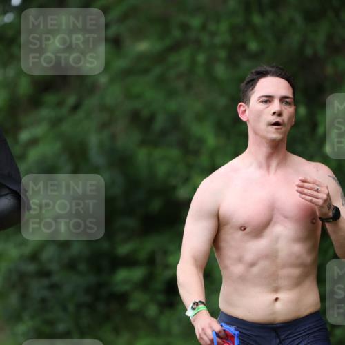 15.06.2025 - 7 Türme Triathlon Michael Strokosch http://msf.ph/oto/7966066 15.06.2025 12:20:01 Schwimmen 372, 483, 488, 536, 550, 585, 594, 595, 612, 631, 635 meine-sportfotos.de