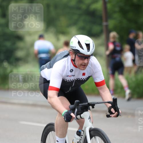 15.06.2025 - 7 Türme Triathlon Yannick Fuchs http://msf.ph/oto/7966148 15.06.2025 14:02:05 Radfahren 967 meine-sportfotos.de
