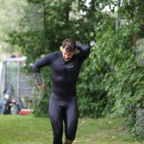 15.06.2025 - 7 Türme Triathlon Michael Strokosch http://msf.ph/oto/7966189 15.06.2025 12:20:15 Schwimmen 372, 438, 573, 585, 595, 604, 610, 613, 631, 634 meine-sportfotos.de