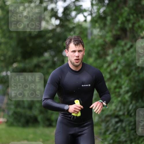 15.06.2025 - 7 Türme Triathlon Michael Strokosch http://msf.ph/oto/7966214 15.06.2025 12:20:16 Schwimmen 372, 438, 573, 595, 604, 610, 613, 631, 634 meine-sportfotos.de
