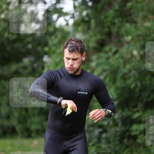 15.06.2025 - 7 Türme Triathlon Michael Strokosch http://msf.ph/oto/7966220 15.06.2025 12:20:17 Schwimmen 372, 438, 573, 595, 604, 610, 613, 631, 634 meine-sportfotos.de