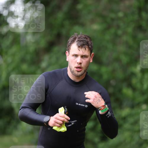 15.06.2025 - 7 Türme Triathlon Michael Strokosch http://msf.ph/oto/7966231 15.06.2025 12:20:17 Schwimmen 372, 438, 573, 595, 604, 610, 613, 631, 634 meine-sportfotos.de