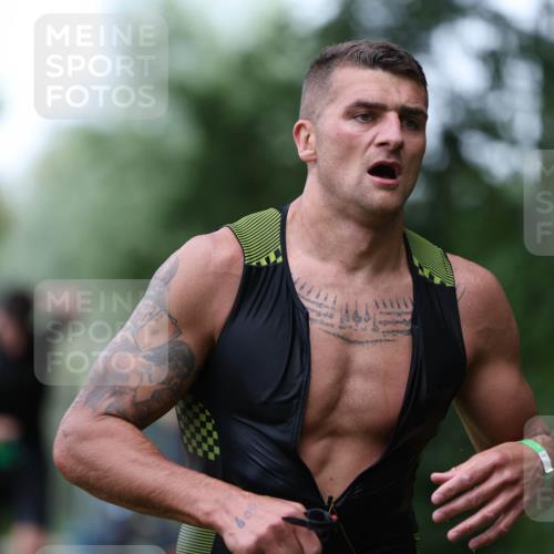 15.06.2025 - 7 Türme Triathlon Michael Strokosch http://msf.ph/oto/7966305 15.06.2025 12:20:27 Schwimmen 438, 499, 573, 595, 604, 610, 613, 634 meine-sportfotos.de